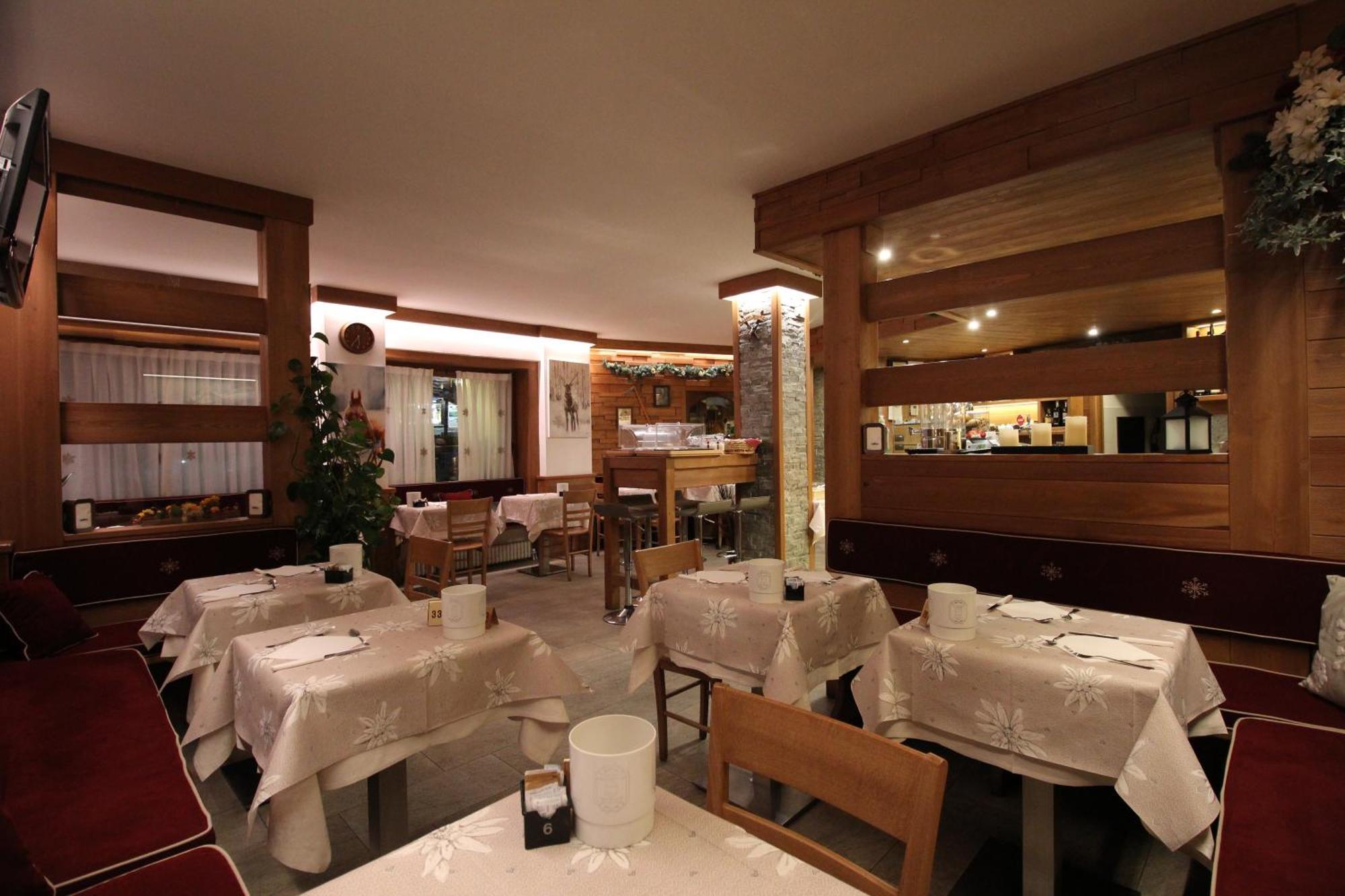 Hotel Meynet Breuil-Cervinia Extérieur photo